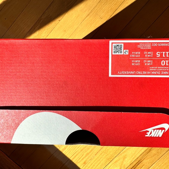 NIKE Retro Dunks - Picture 5 of 5